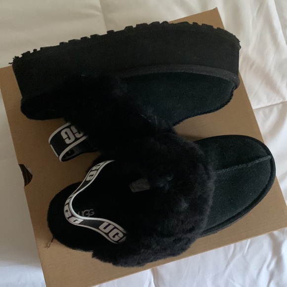 UGG Funkette Black Slingback Slip-On Platform Slippers - Picture 6 of 16